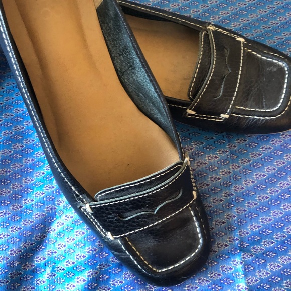 Franco Sarto black pebbled leather penny loafers with 1 1/2” block heel, size 10 - Picture 9 of 9